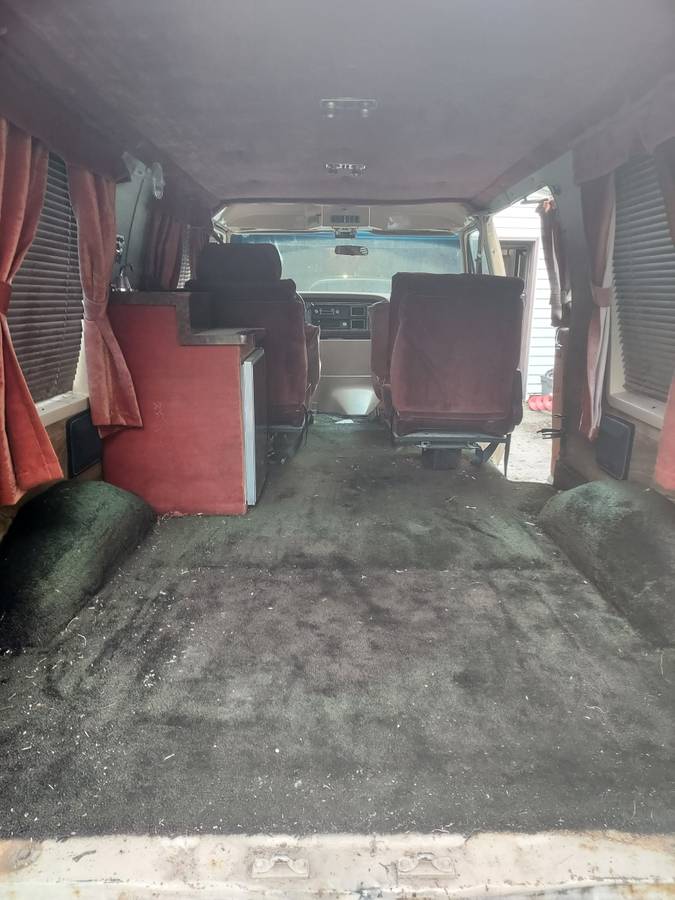 Ford-e150-conversion-van-1983-4