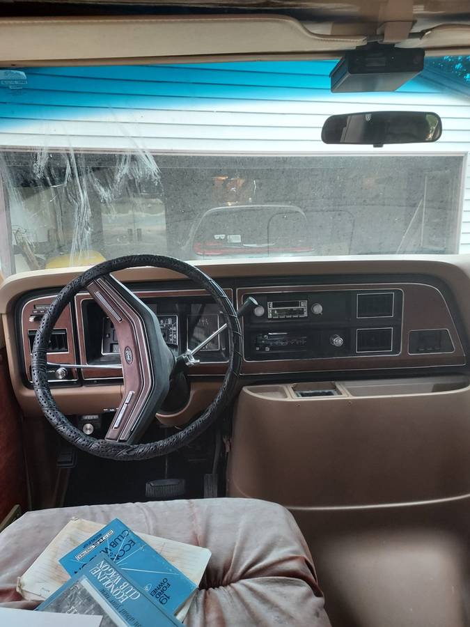 Ford-e150-conversion-van-1983-6