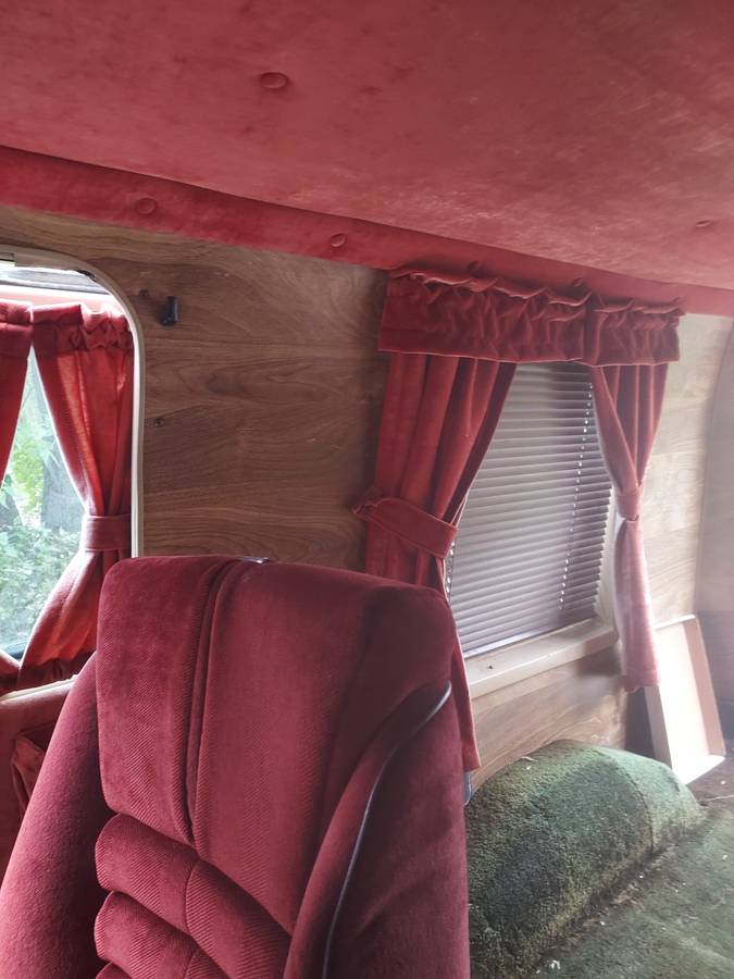 Ford-e150-conversion-van-1983-7