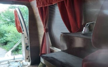 Ford-e150-conversion-van-1983-8