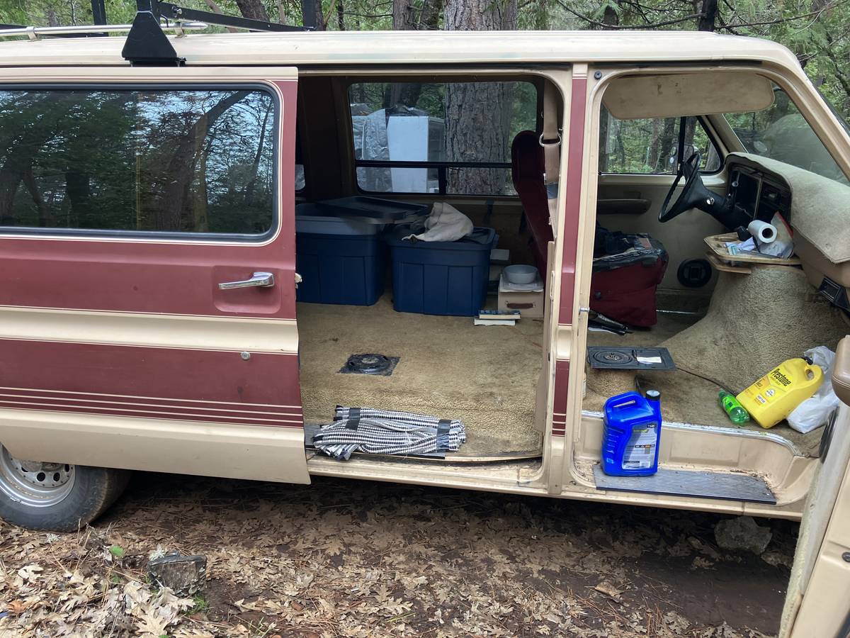 Ford-e150-conversion-van-1986-1
