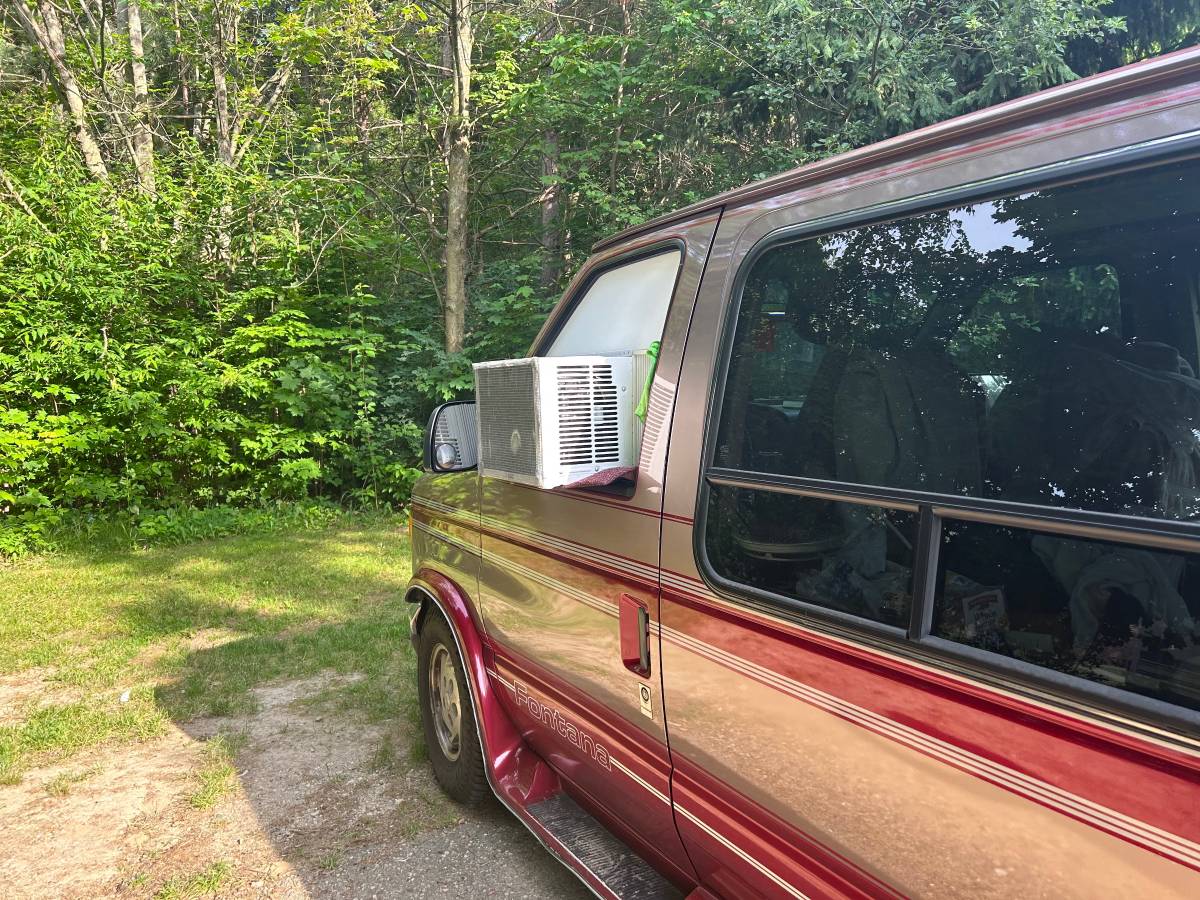 Ford-e150-conversion-van-1992-custom-16