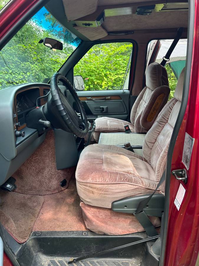 Ford-e150-conversion-van-1992-custom-8