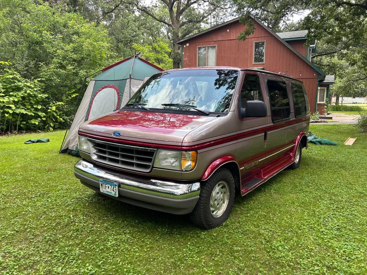Ford-e150-conversion-van-1992-custom