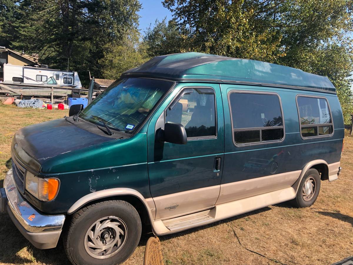 Ford-e150-conversion-van-1994-green-1