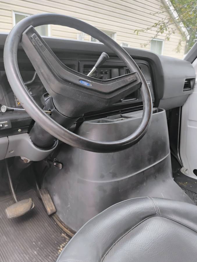 Ford-e250-1990-white-1