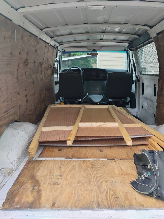 Ford-e250-1990-white-2