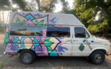 Ford-e250-econoline-cargo-van-1990