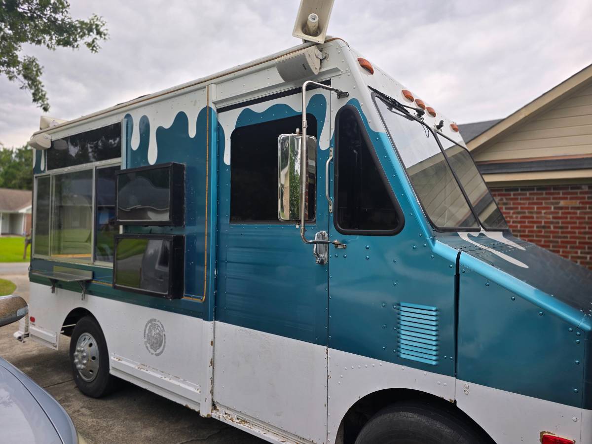 Ford-e250-econoline-van-1993-custom-1