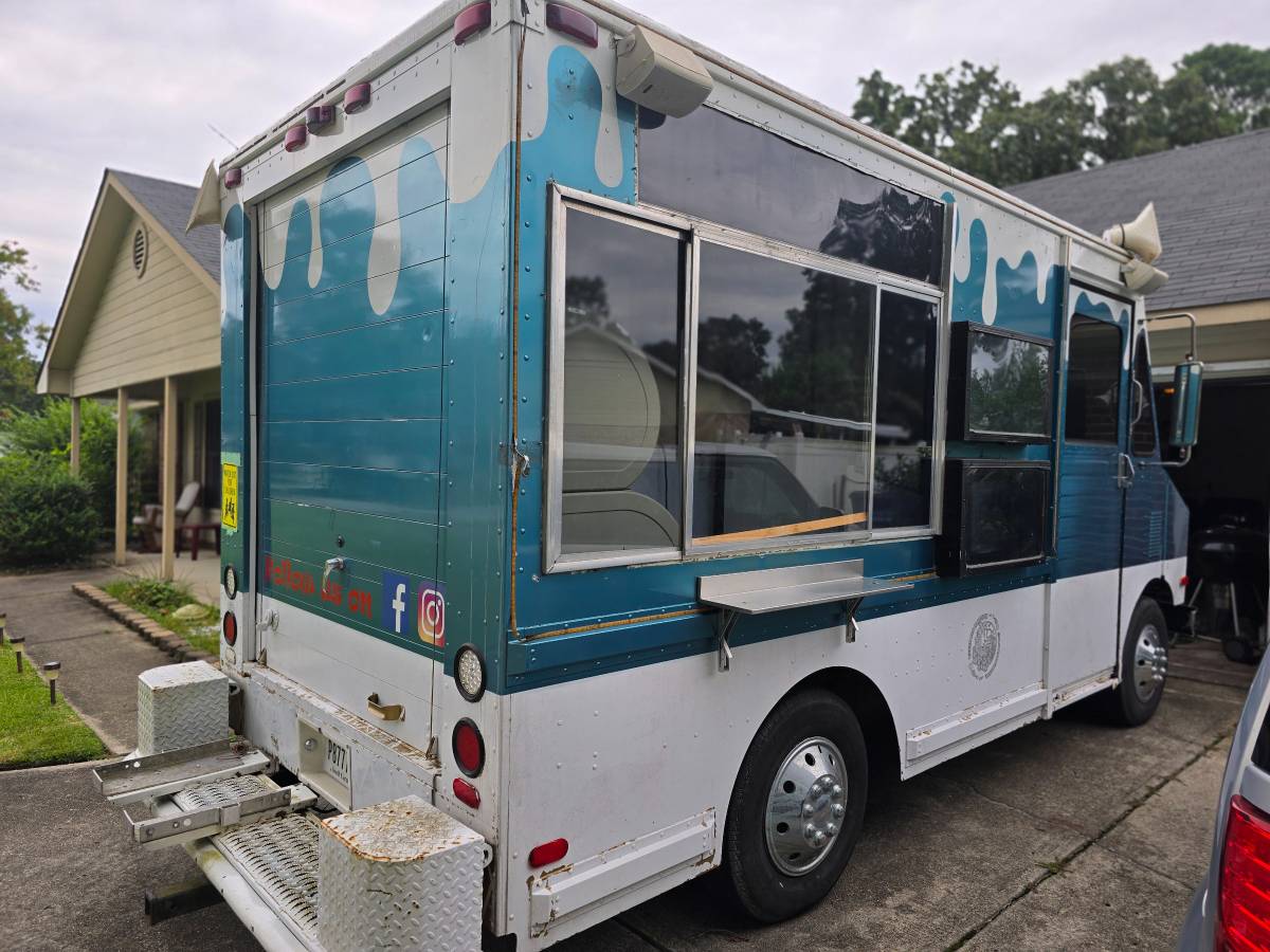 Ford-e250-econoline-van-1993-custom-2