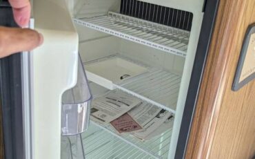Ford-e350-1987-white-3