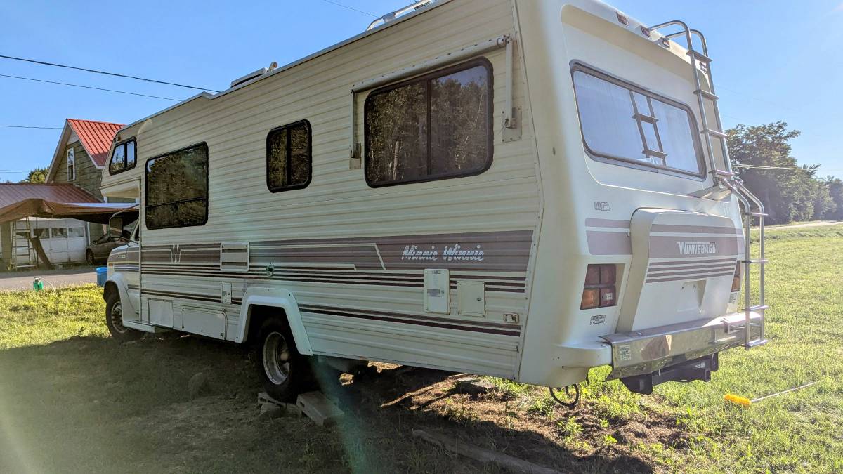 Ford-e350-1987-white-7