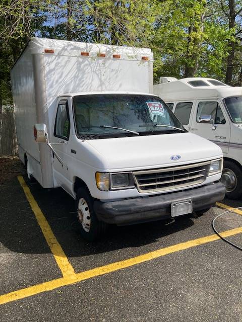 Ford-e350-1993-white
