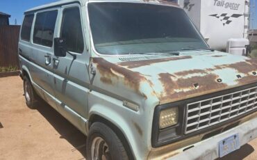 Ford-e350-club-wagon-1979-1
