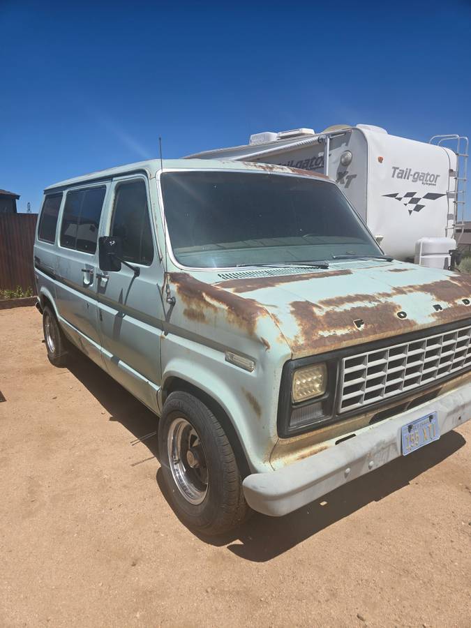 Ford-e350-club-wagon-1979-1