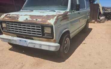 Ford-e350-club-wagon-1979