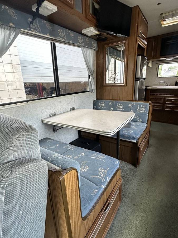 Ford-e350-motorhome-1993-11