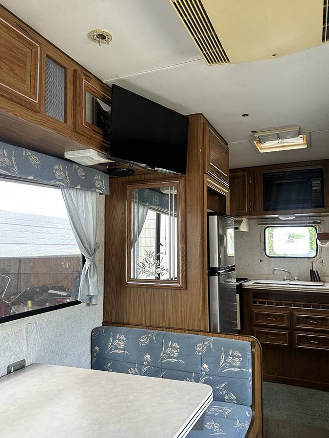 Ford-e350-motorhome-1993-12