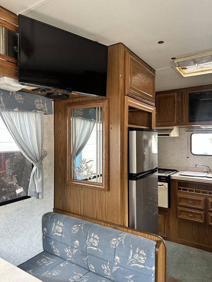 Ford-e350-motorhome-1993-16