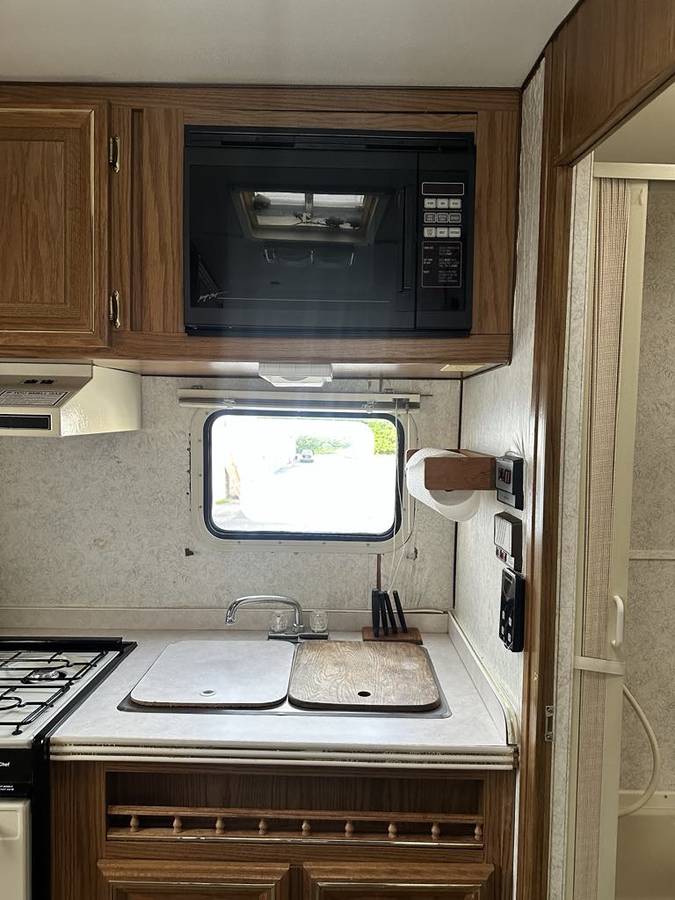 Ford-e350-motorhome-1993-17