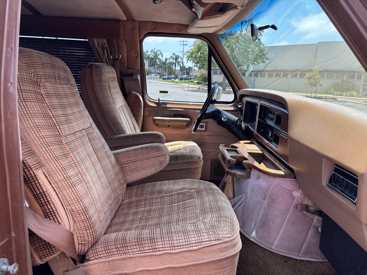 Ford-econoline-150-1986-brown-5