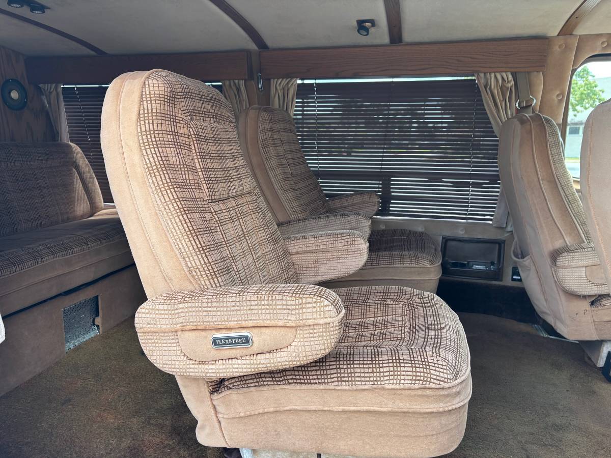Ford-econoline-150-1986-brown-6