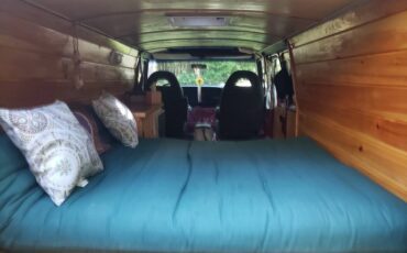 Ford-econoline-150-1989-red-5
