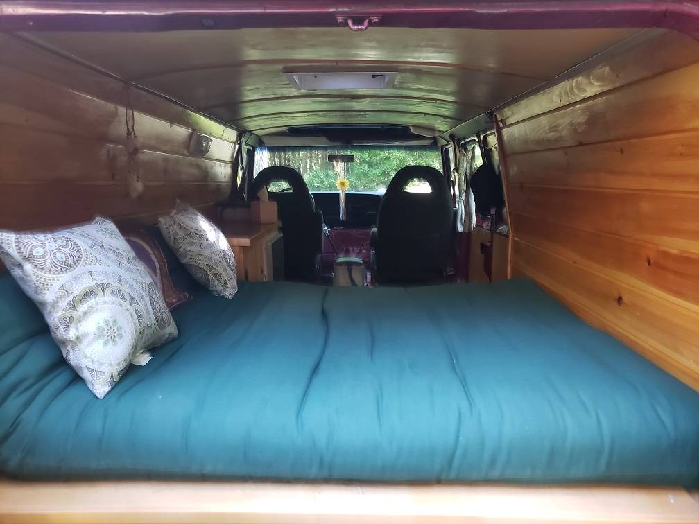 Ford-econoline-150-1989-red-5