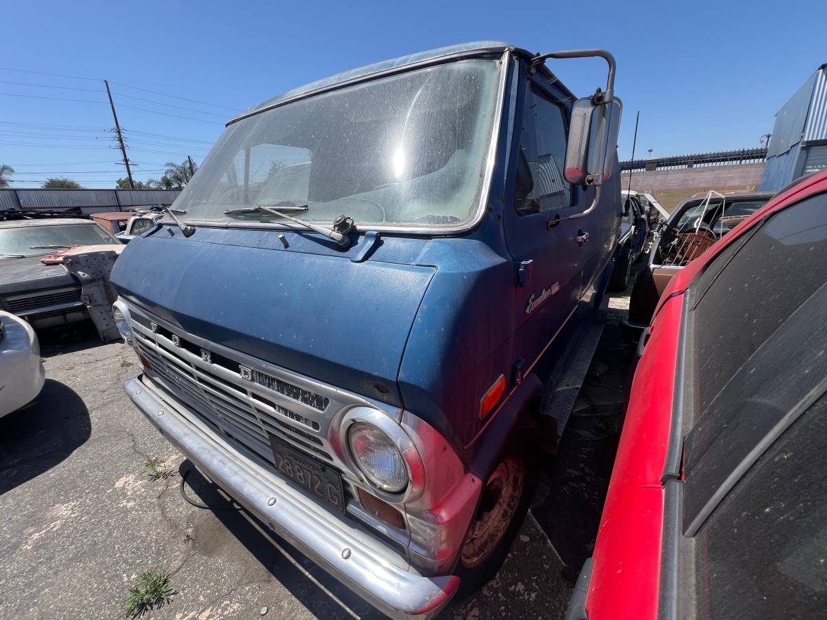 Ford-econoline-1970-11