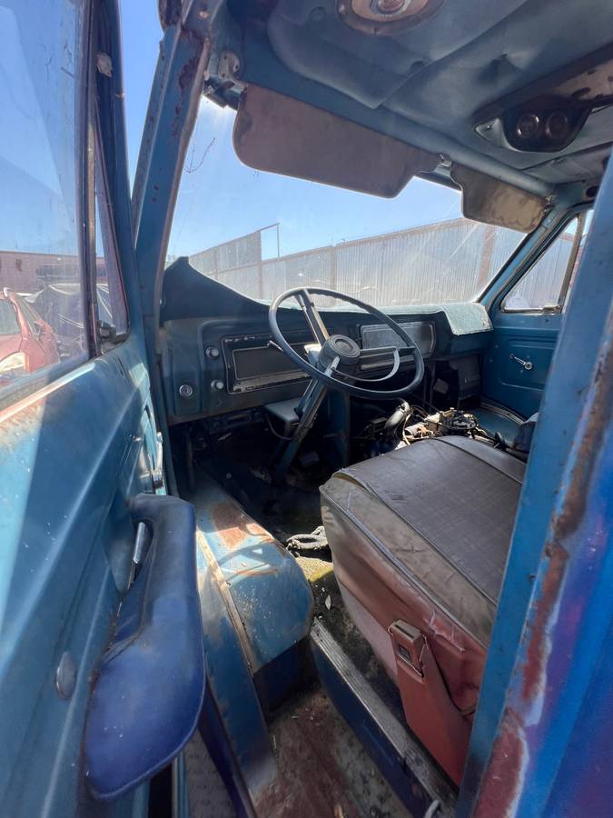 Ford-econoline-1970-14