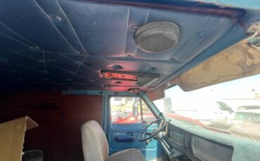 Ford-econoline-1970-4