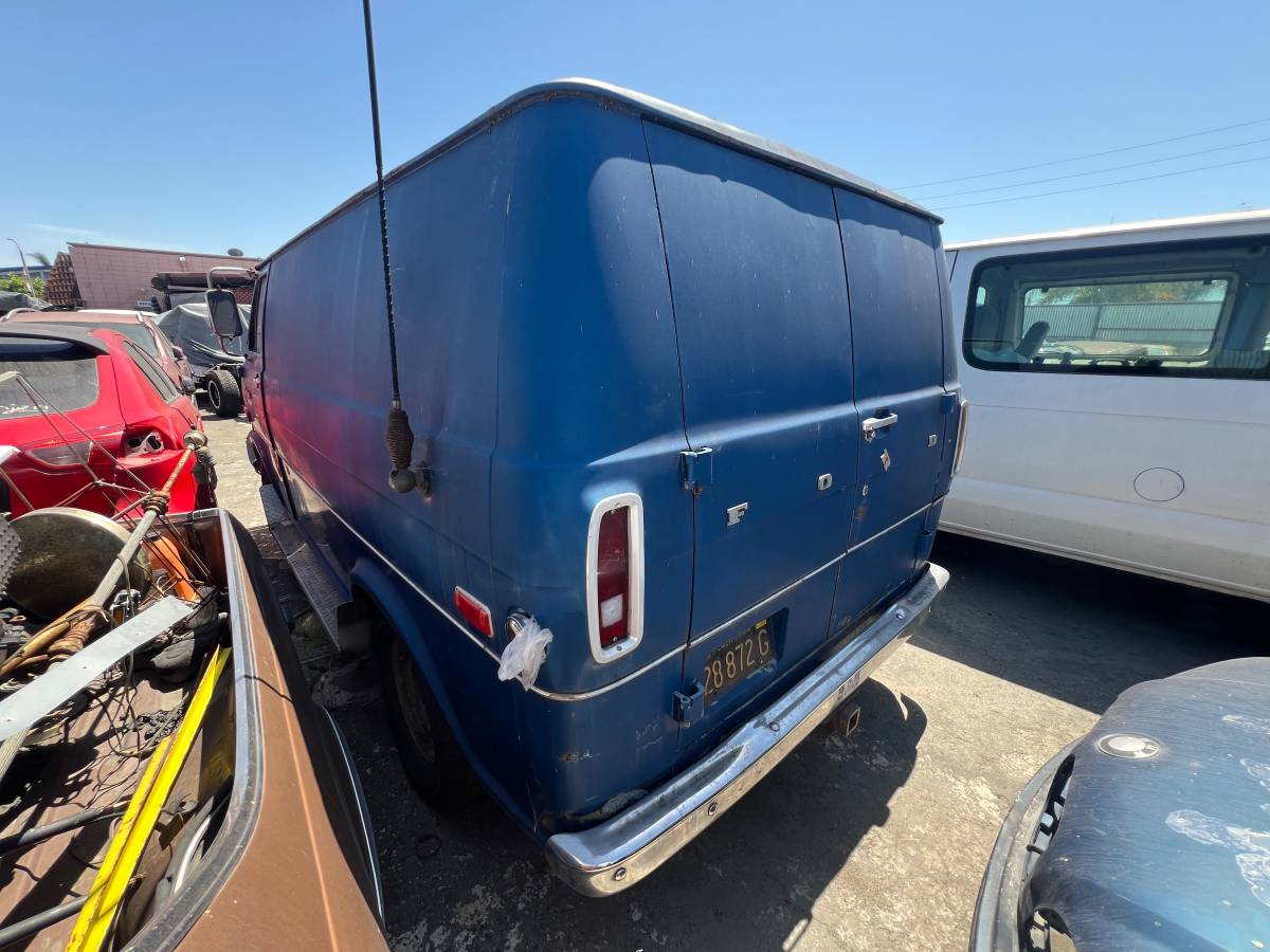 Ford-econoline-1970-8