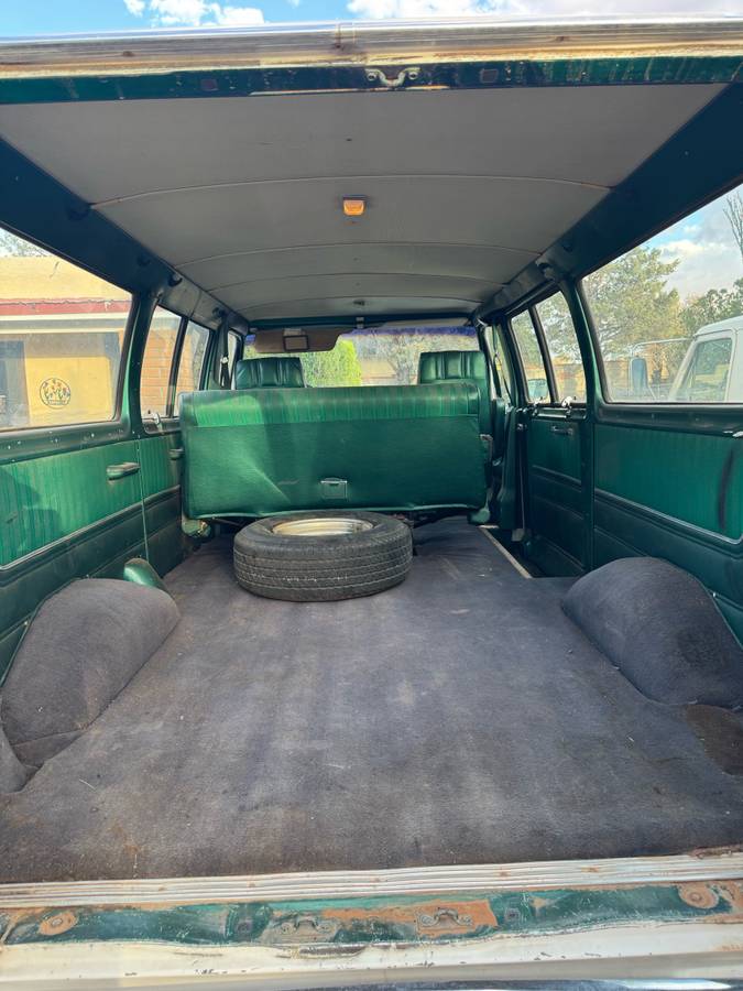Ford-econoline-1977-white-3