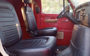 Ford-econoline-1979-red-2