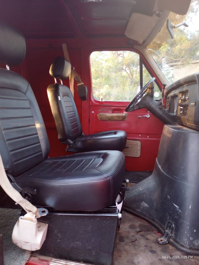 Ford-econoline-1979-red-2