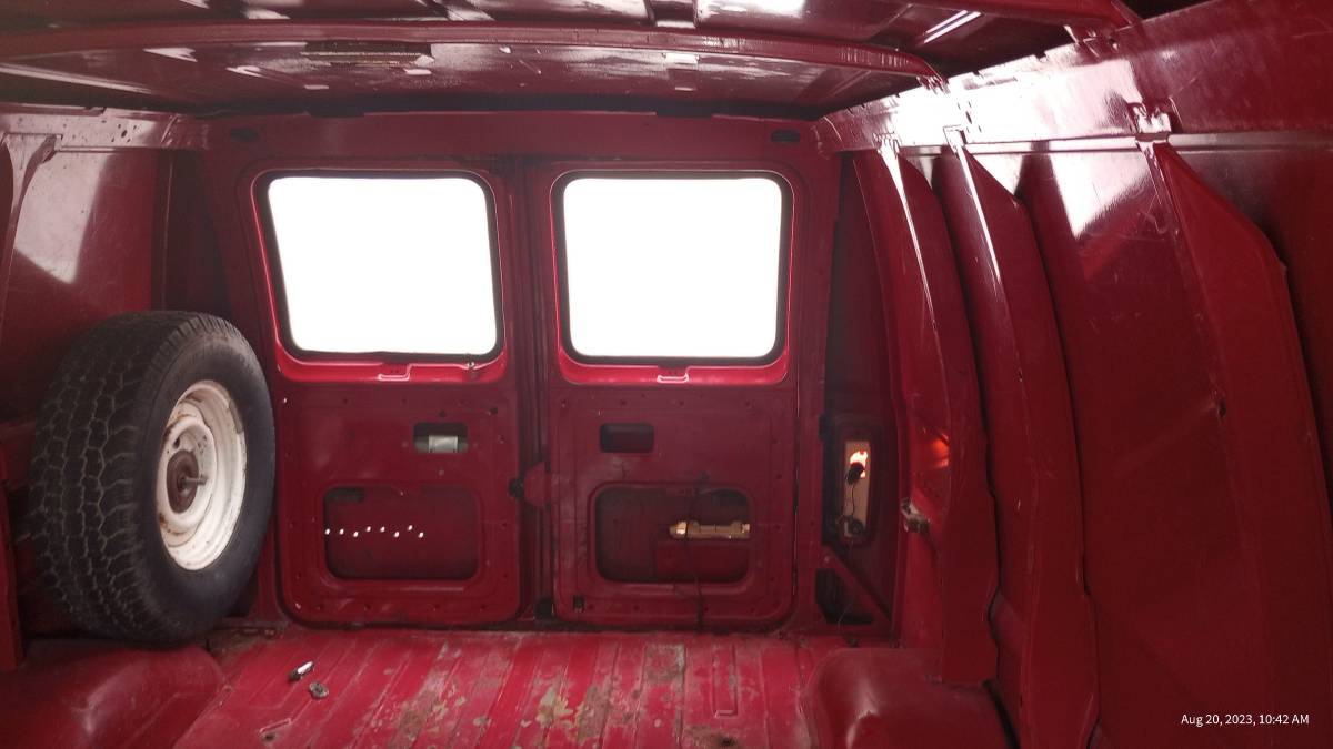 Ford-econoline-1979-red-5
