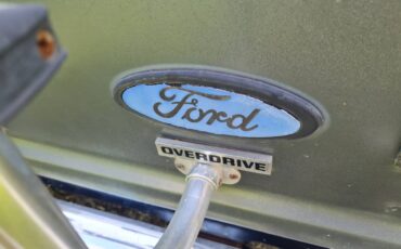 Ford-econoline-1986-brown-1
