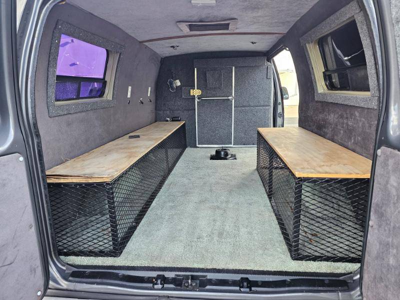 Ford-econoline-1993-grey-10