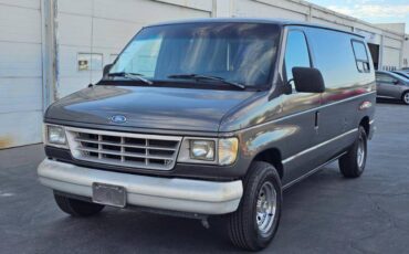 Ford-econoline-1993-grey-2