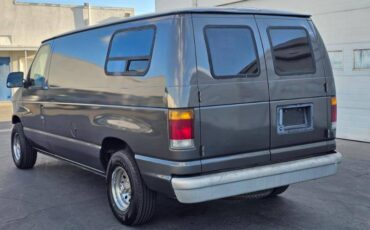 Ford-econoline-1993-grey-3