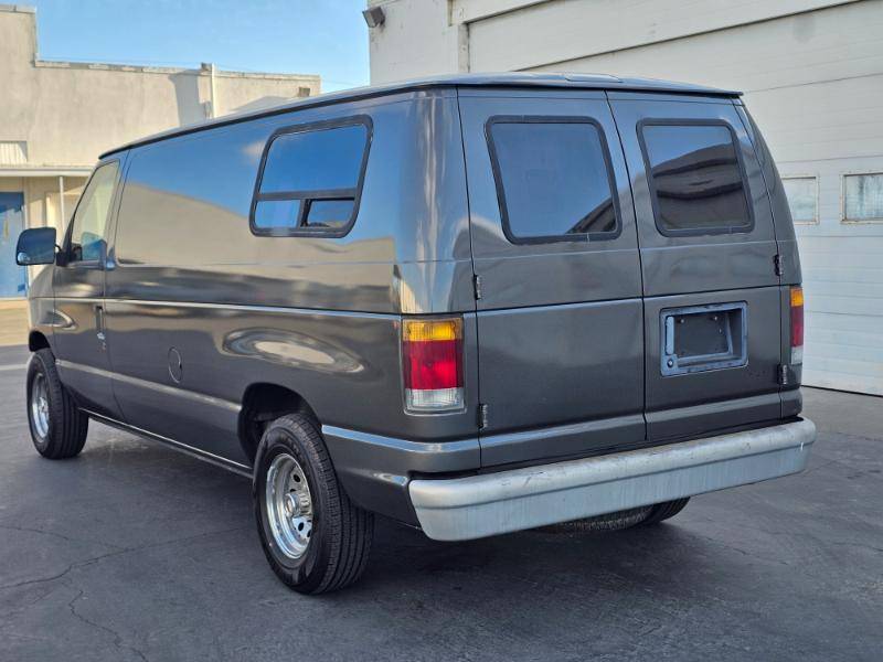 Ford-econoline-1993-grey-3