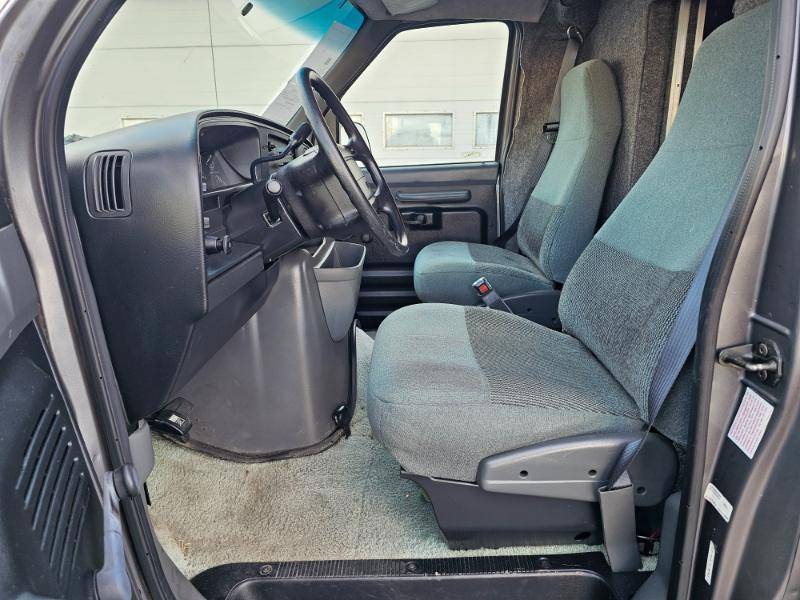 Ford-econoline-1993-grey-6
