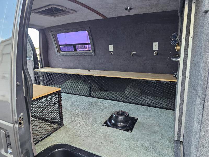 Ford-econoline-1993-grey-9