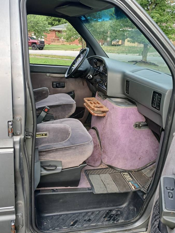 Ford-econoline-1994-grey-2