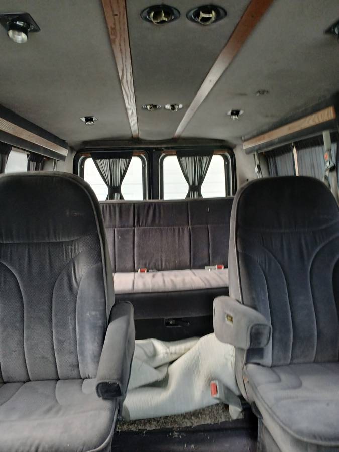 Ford-econoline-1994-grey-3
