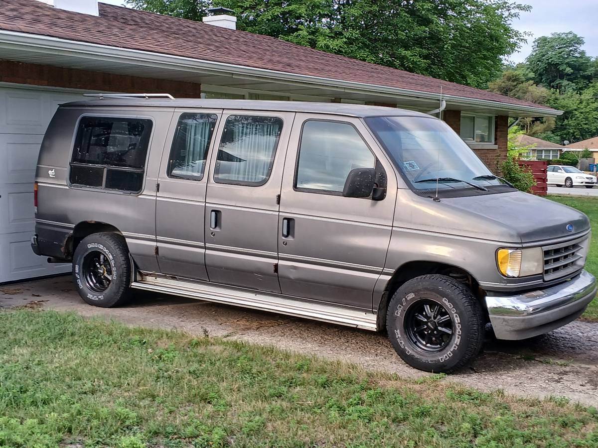 Ford-econoline-1994-grey