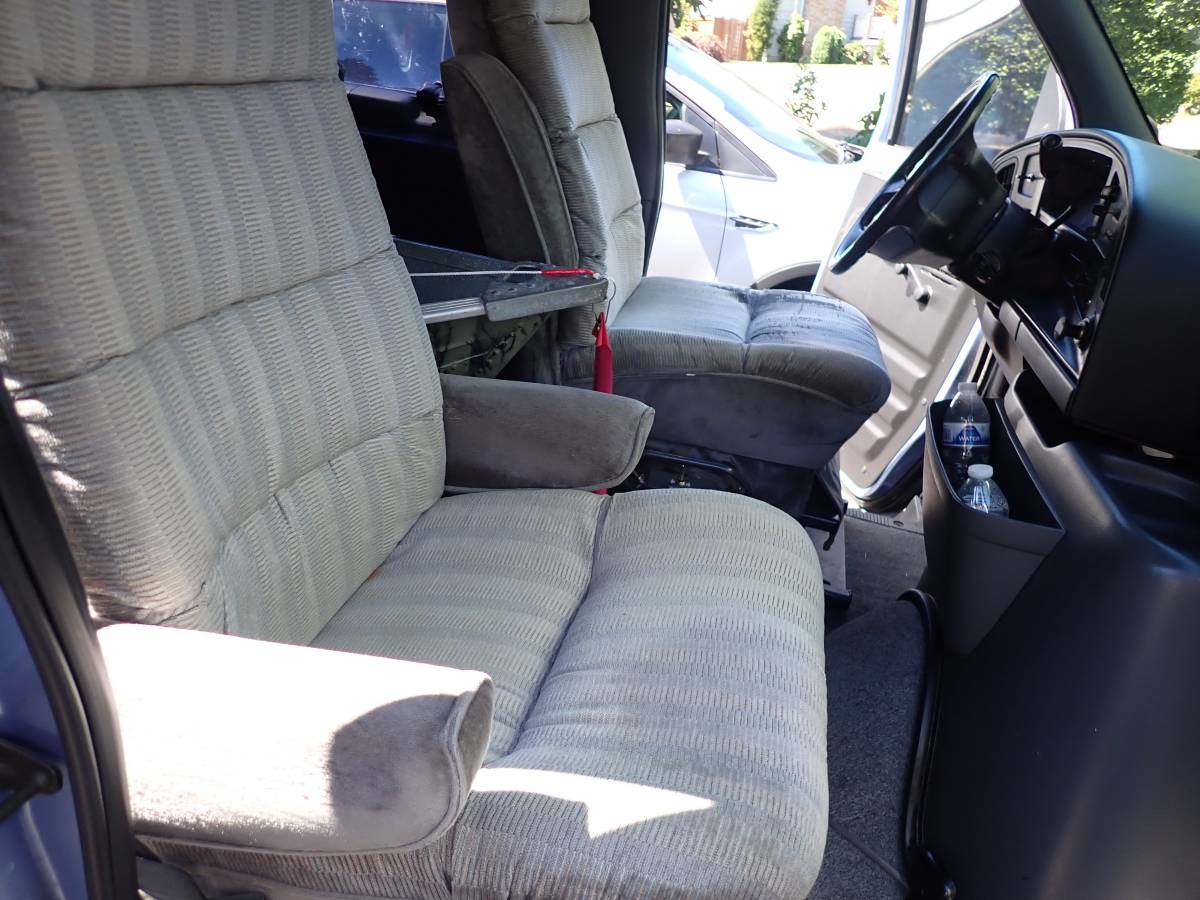 Ford-econoline-1995-blue-3