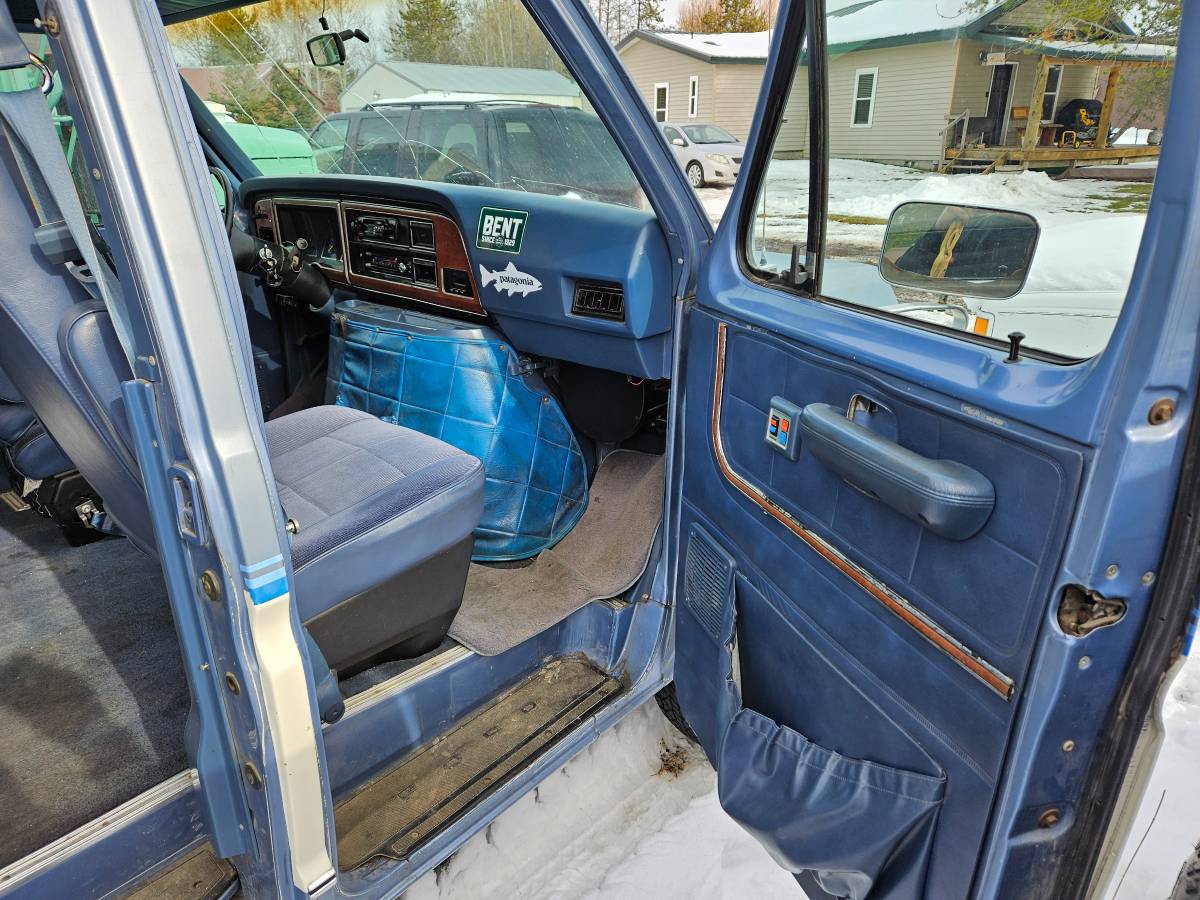 Ford-econoline-cargo-van-1986-blue-2
