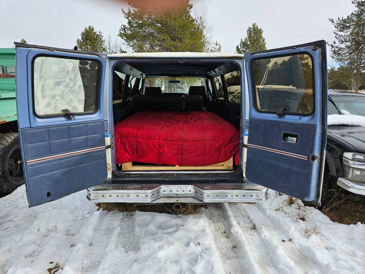 Ford-econoline-cargo-van-1986-blue-4