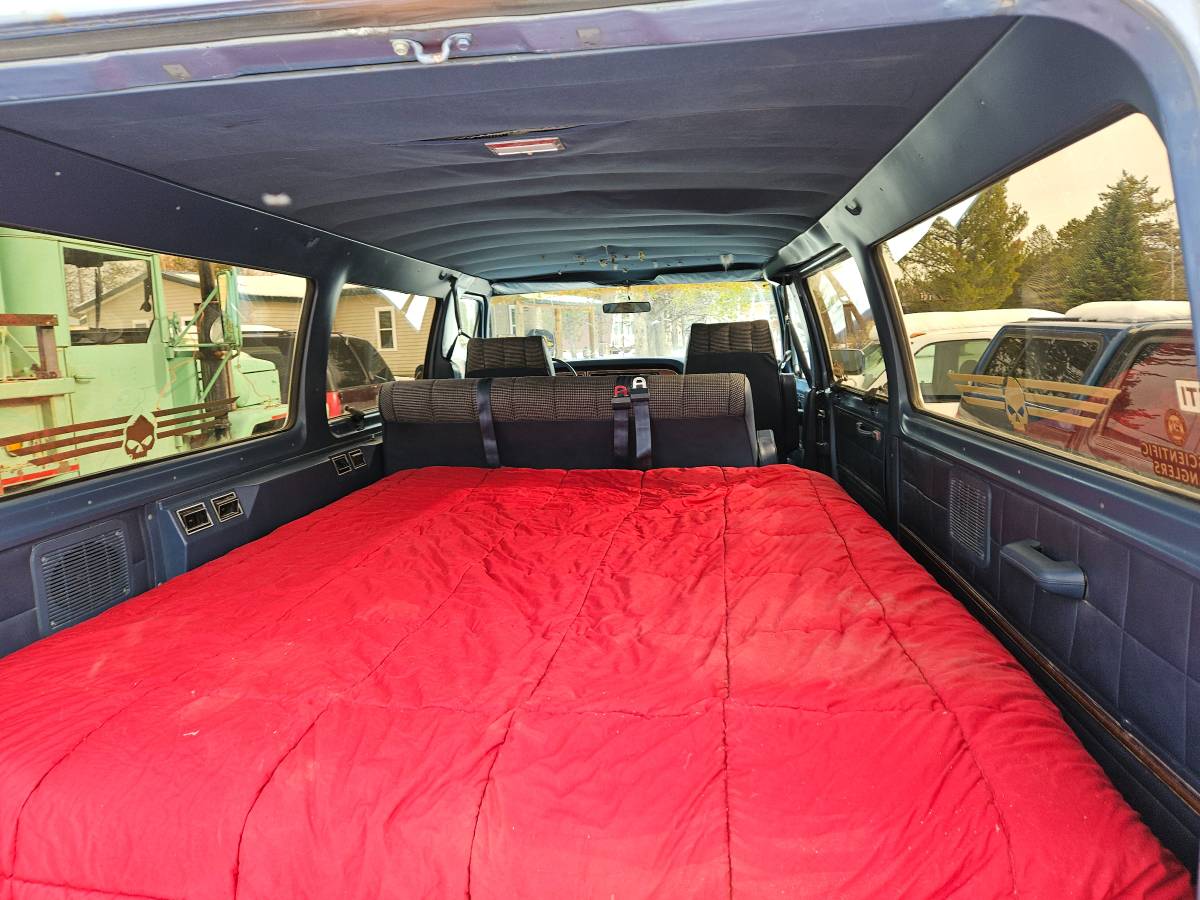 Ford-econoline-cargo-van-1986-blue-5